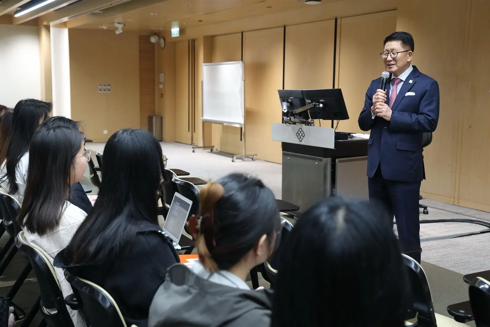 A lecture given to students of the School of Hotel and Tourism Management at PolyU
